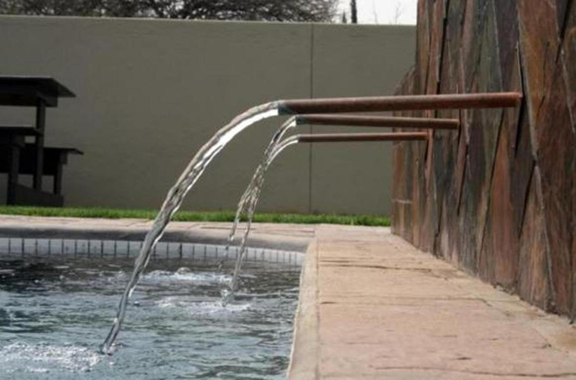 Hadassa Guest House Otjiwarongo Extérieur photo