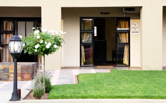 Hadassa Guest House Otjiwarongo Extérieur photo